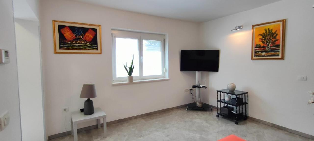 Classy Apartment With Garden View Laura Portorož Eksteriør bilde